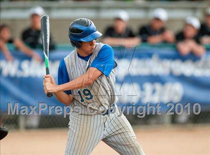 Thumbnail 3 in Roseville vs. Tartan (Section 4AAA Playoffs) photogallery.