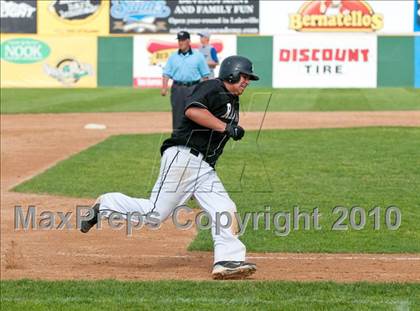 Thumbnail 2 in Roseville vs. Tartan (Section 4AAA Playoffs) photogallery.