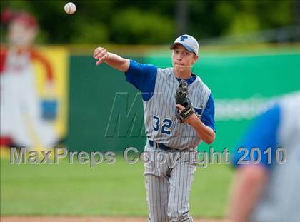 Thumbnail 3 in Roseville vs. Tartan (Section 4AAA Playoffs) photogallery.