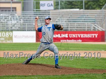 Thumbnail 1 in Roseville vs. Tartan (Section 4AAA Playoffs) photogallery.