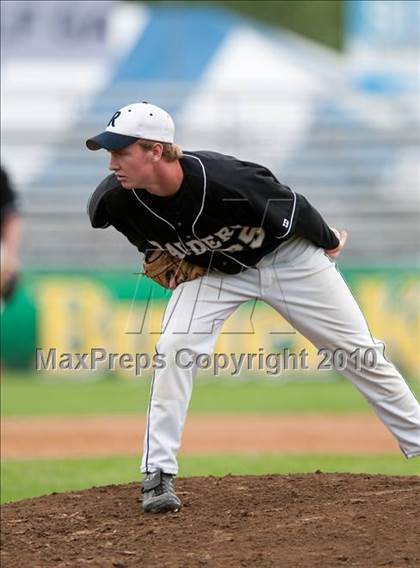 Thumbnail 3 in Roseville vs. Tartan (Section 4AAA Playoffs) photogallery.