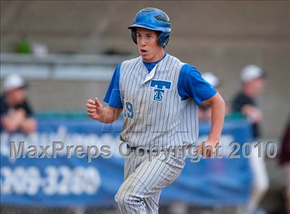 Thumbnail 2 in Roseville vs. Tartan (Section 4AAA Playoffs) photogallery.