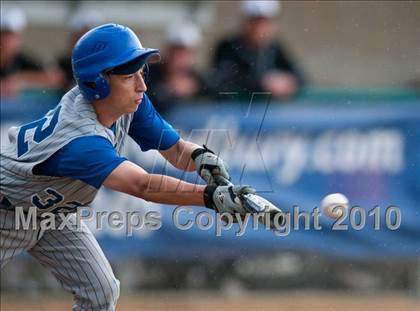 Thumbnail 1 in Roseville vs. Tartan (Section 4AAA Playoffs) photogallery.