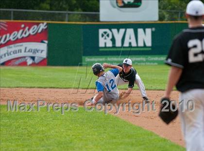 Thumbnail 1 in Roseville vs. Tartan (Section 4AAA Playoffs) photogallery.