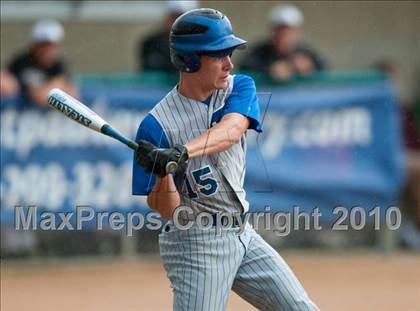 Thumbnail 1 in Roseville vs. Tartan (Section 4AAA Playoffs) photogallery.