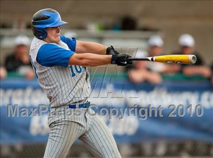 Thumbnail 2 in Roseville vs. Tartan (Section 4AAA Playoffs) photogallery.