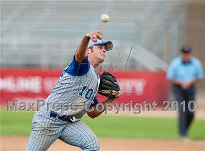 Thumbnail 2 in Roseville vs. Tartan (Section 4AAA Playoffs) photogallery.