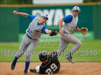 Thumbnail 1 in Roseville vs. Tartan (Section 4AAA Playoffs) photogallery.