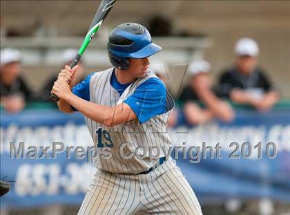 Thumbnail 1 in Roseville vs. Tartan (Section 4AAA Playoffs) photogallery.