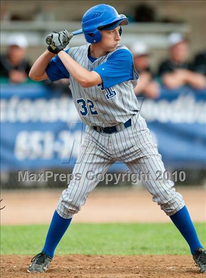 Thumbnail 2 in Roseville vs. Tartan (Section 4AAA Playoffs) photogallery.