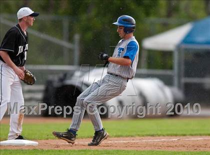 Thumbnail 3 in Roseville vs. Tartan (Section 4AAA Playoffs) photogallery.