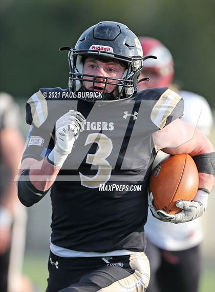 Thumbnail 3 in Southern Columbia Area vs Serra Catholic (PIAA  2A Championship) photogallery.