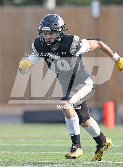 Thumbnail 2 in Southern Columbia Area vs Serra Catholic (PIAA  2A Championship) photogallery.