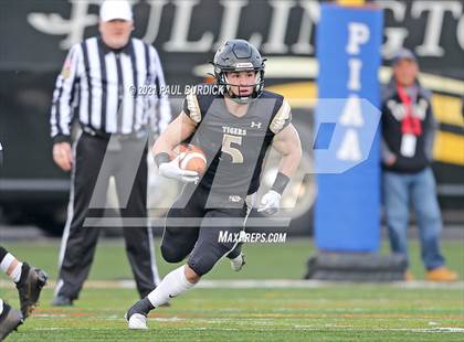 Thumbnail 1 in Southern Columbia Area vs Serra Catholic (PIAA  2A Championship) photogallery.