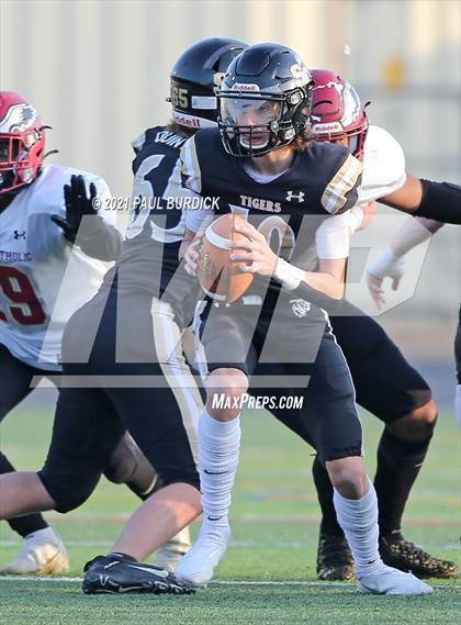 Thumbnail 3 in Southern Columbia Area vs Serra Catholic (PIAA  2A Championship) photogallery.