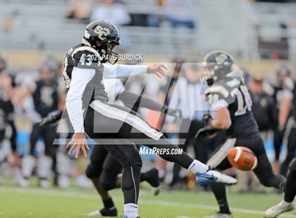 Thumbnail 3 in Southern Columbia Area vs Serra Catholic (PIAA  2A Championship) photogallery.