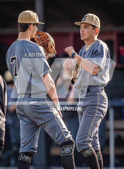 Thumbnail 3 in JSerra Catholic @ Servite photogallery.