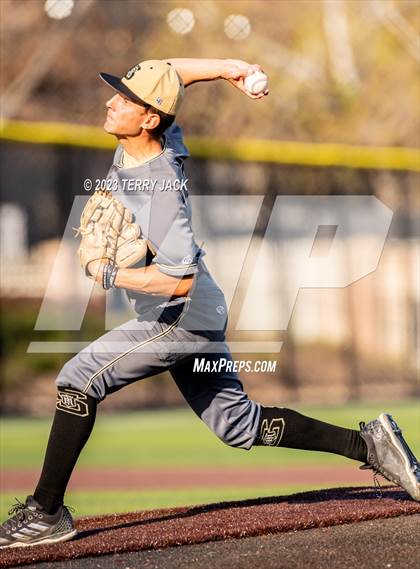 Thumbnail 3 in JSerra Catholic @ Servite photogallery.
