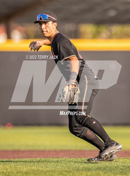 Thumbnail 3 in JSerra Catholic @ Servite photogallery.