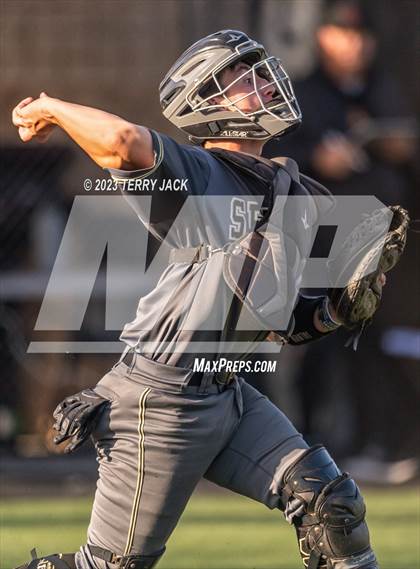 Thumbnail 2 in JSerra Catholic @ Servite photogallery.