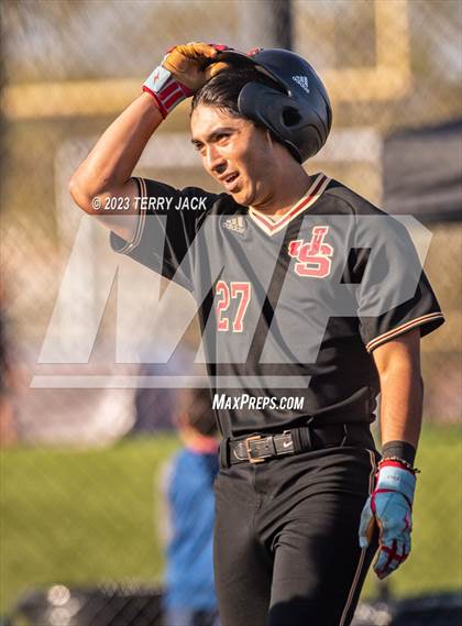 Thumbnail 3 in JSerra Catholic @ Servite photogallery.