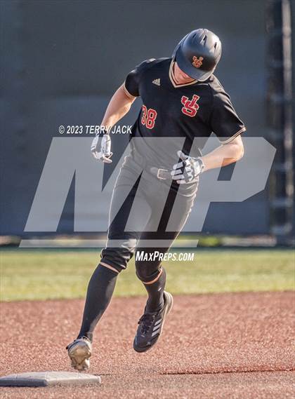 Thumbnail 2 in JSerra Catholic @ Servite photogallery.