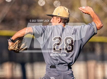 Thumbnail 2 in JSerra Catholic @ Servite photogallery.