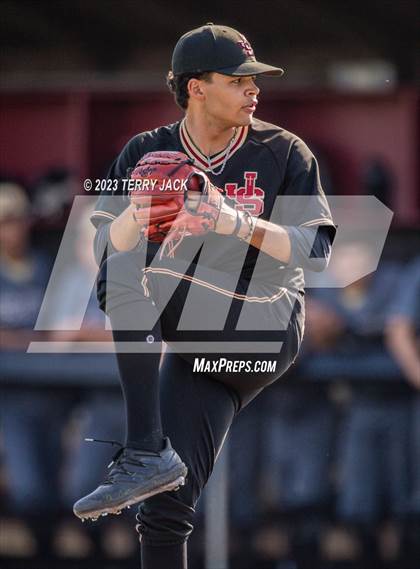 Thumbnail 2 in JSerra Catholic @ Servite photogallery.