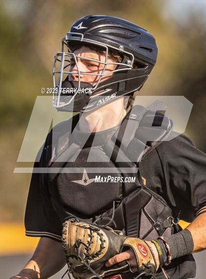 Thumbnail 2 in JSerra Catholic @ Servite photogallery.