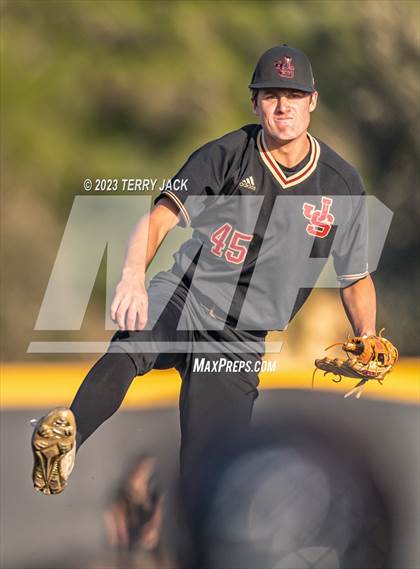 Thumbnail 2 in JSerra Catholic @ Servite photogallery.