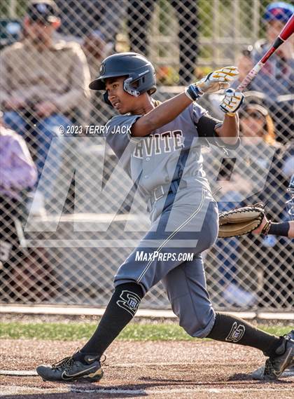 Thumbnail 2 in JSerra Catholic @ Servite photogallery.
