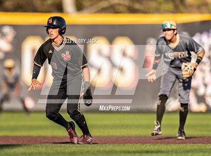Thumbnail 2 in JSerra Catholic @ Servite photogallery.