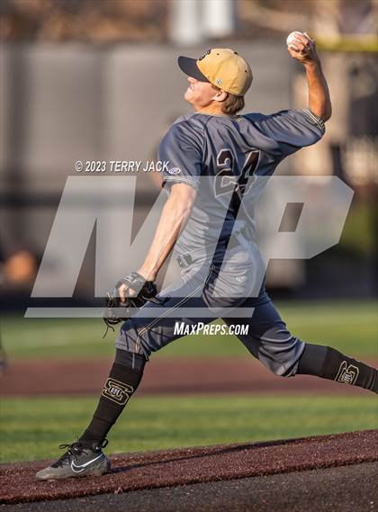 Thumbnail 3 in JSerra Catholic @ Servite photogallery.