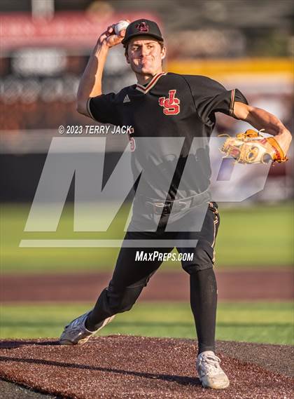 Thumbnail 3 in JSerra Catholic @ Servite photogallery.