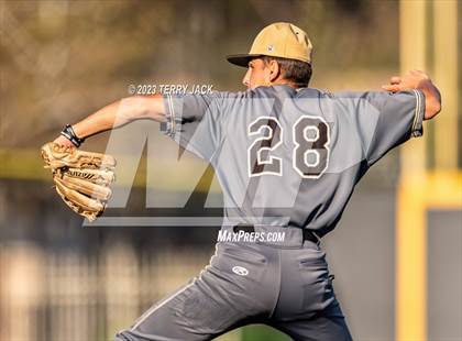 Thumbnail 2 in JSerra Catholic @ Servite photogallery.