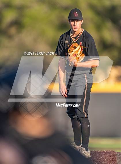 Thumbnail 2 in JSerra Catholic @ Servite photogallery.
