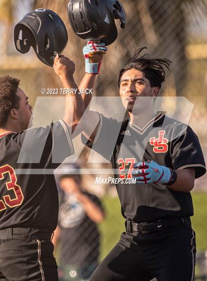 Thumbnail 3 in JSerra Catholic @ Servite photogallery.