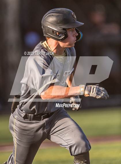 Thumbnail 2 in JSerra Catholic @ Servite photogallery.