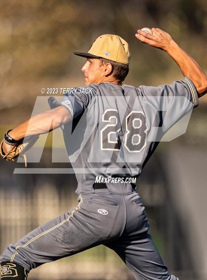 Thumbnail 3 in JSerra Catholic @ Servite photogallery.