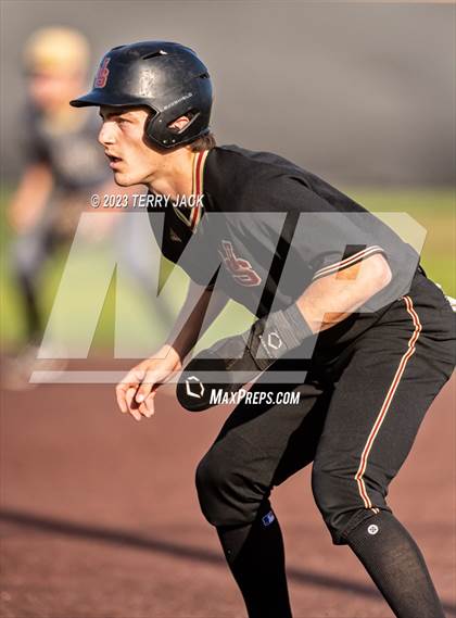 Thumbnail 2 in JSerra Catholic @ Servite photogallery.