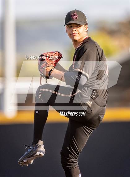 Thumbnail 2 in JSerra Catholic @ Servite photogallery.