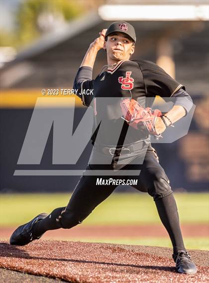 Thumbnail 1 in JSerra Catholic @ Servite photogallery.