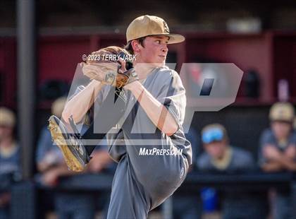 Thumbnail 2 in JSerra Catholic @ Servite photogallery.
