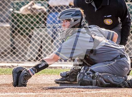Thumbnail 2 in JSerra Catholic @ Servite photogallery.