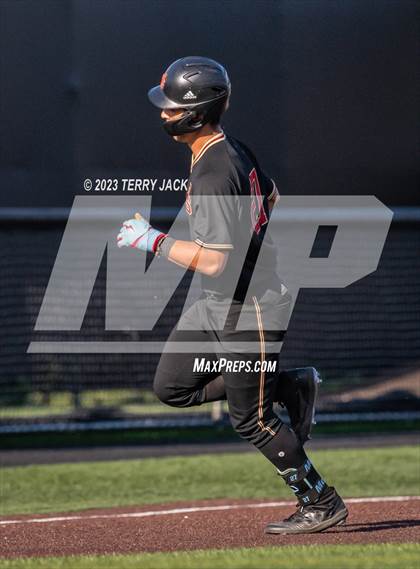 Thumbnail 3 in JSerra Catholic @ Servite photogallery.