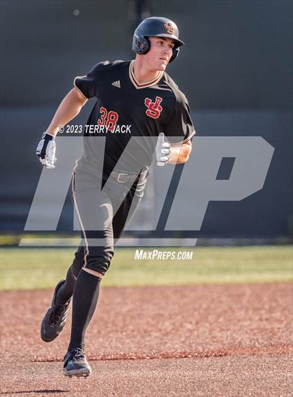 Thumbnail 3 in JSerra Catholic @ Servite photogallery.