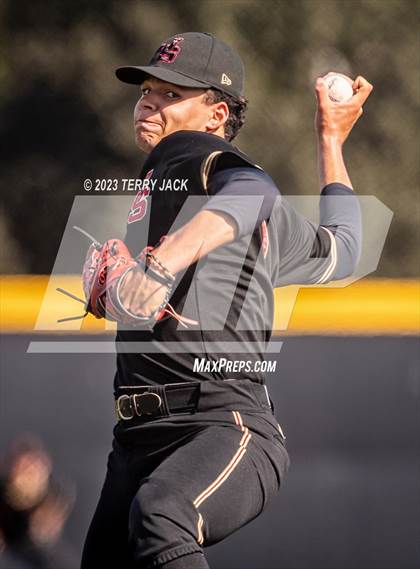 Thumbnail 2 in JSerra Catholic @ Servite photogallery.