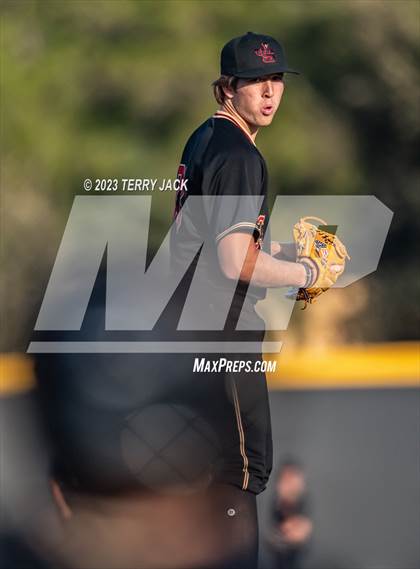 Thumbnail 3 in JSerra Catholic @ Servite photogallery.