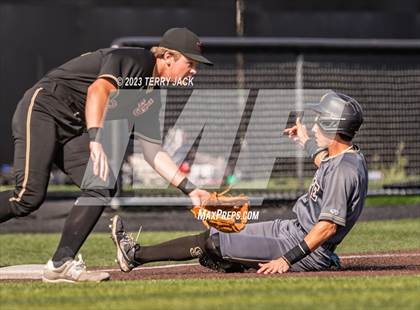 Thumbnail 2 in JSerra Catholic @ Servite photogallery.