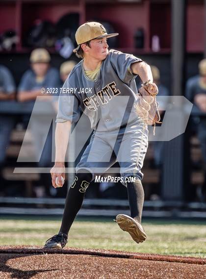 Thumbnail 2 in JSerra Catholic @ Servite photogallery.